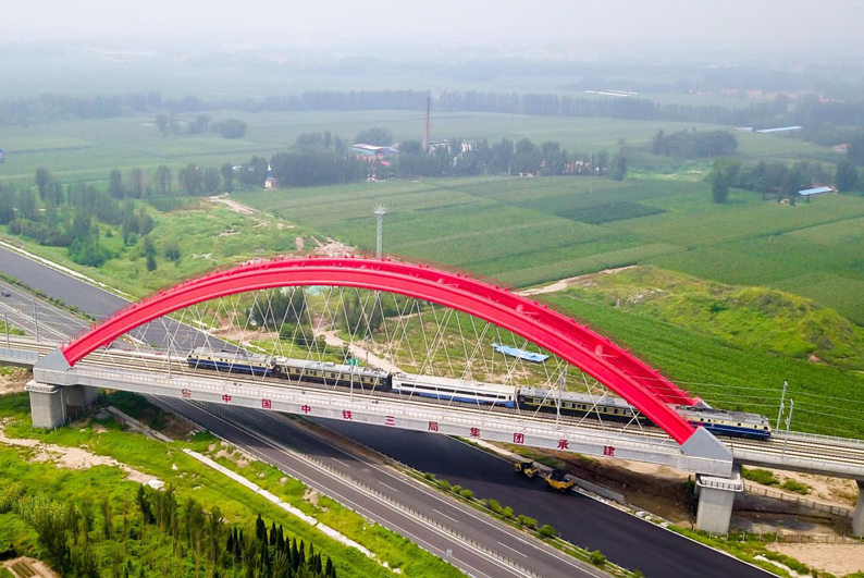 第一条以地方为主投资建设的高速铁路济青高铁开始联调联试