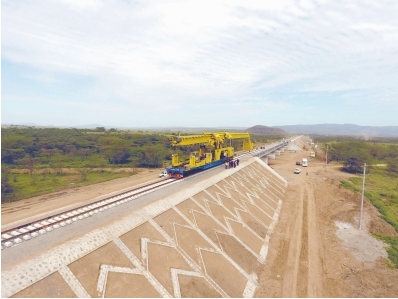 在汉央企承建的肯尼亚内马铁路开始铺轨全长4875公里